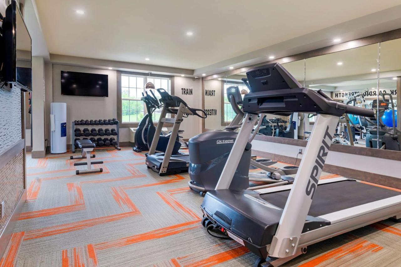 Best Western Plus Grand-Sault Hotel & Suites エクステリア 写真