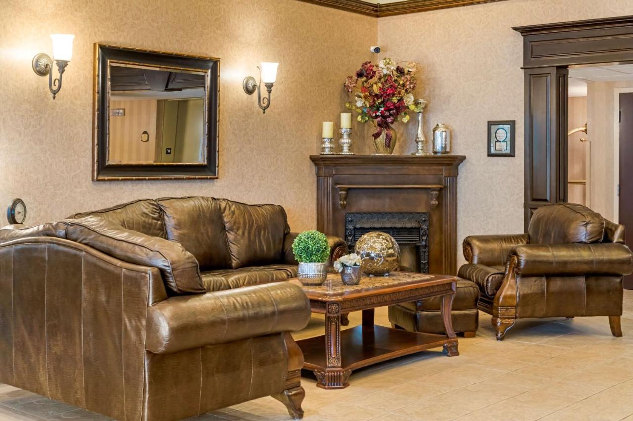 Best Western Plus Grand-Sault Hotel & Suites エクステリア 写真