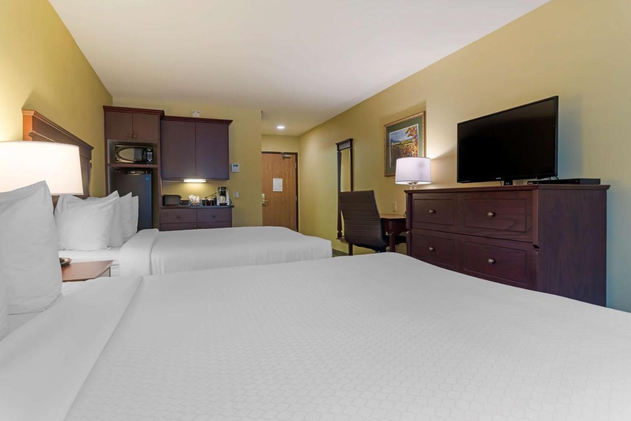 Best Western Plus Grand-Sault Hotel & Suites エクステリア 写真