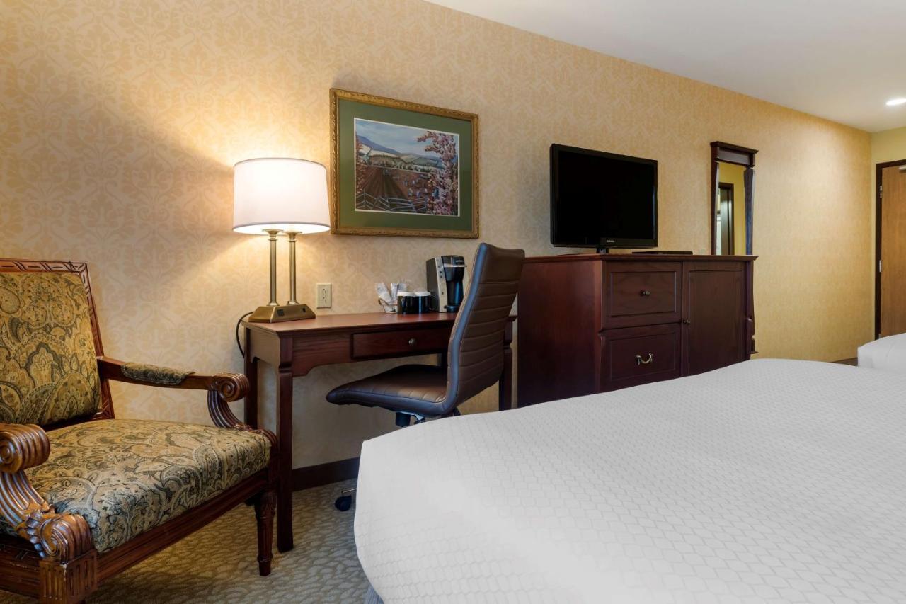 Best Western Plus Grand-Sault Hotel & Suites エクステリア 写真