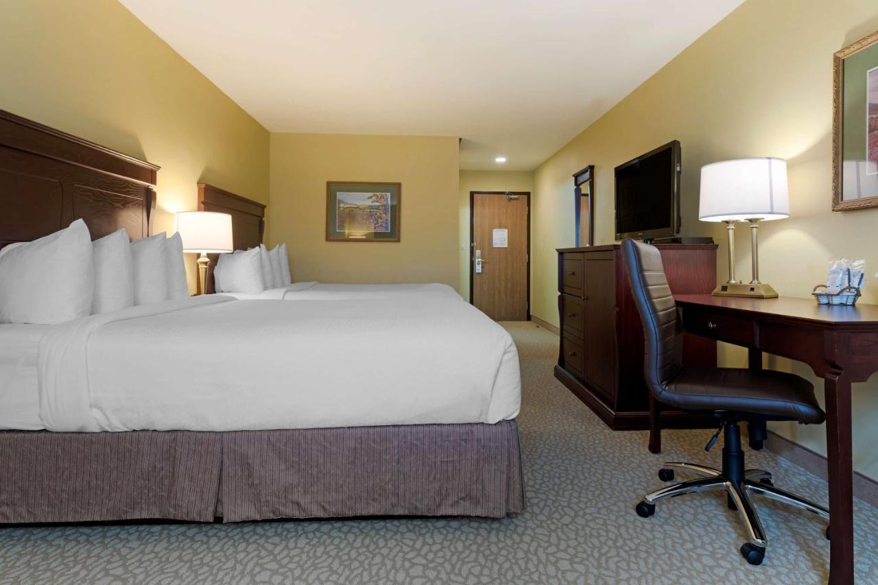 Best Western Plus Grand-Sault Hotel & Suites エクステリア 写真