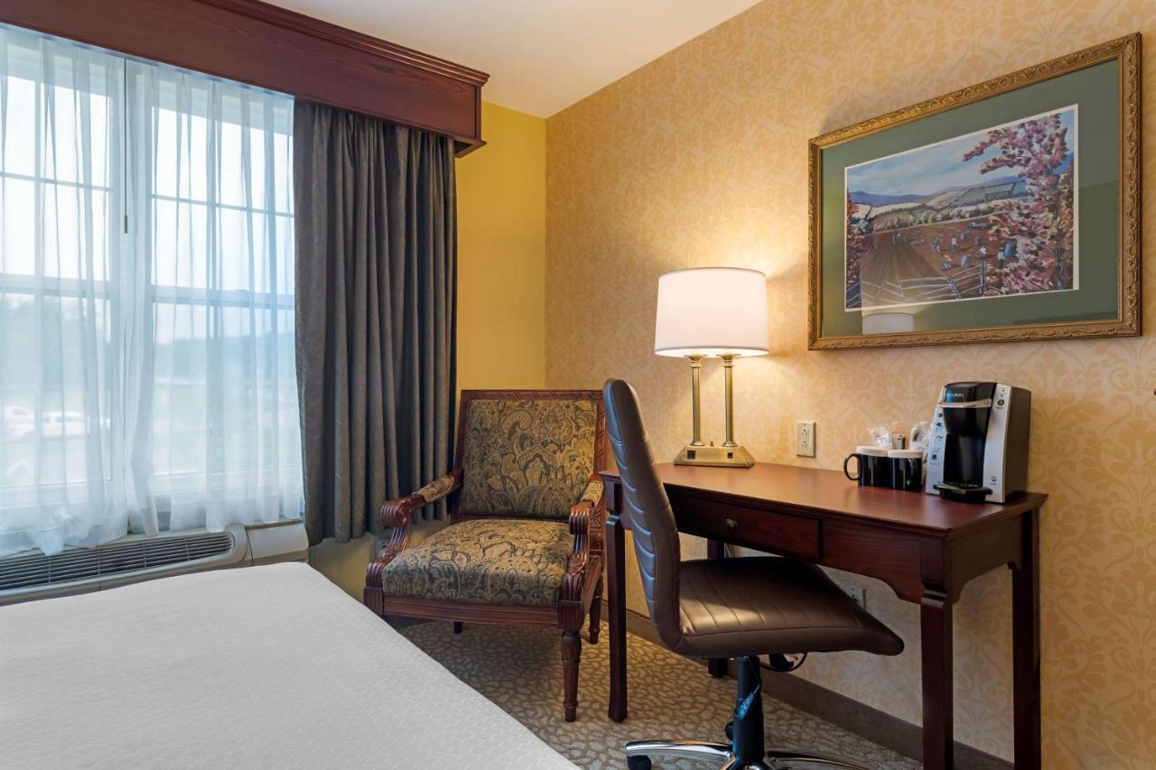 Best Western Plus Grand-Sault Hotel & Suites エクステリア 写真