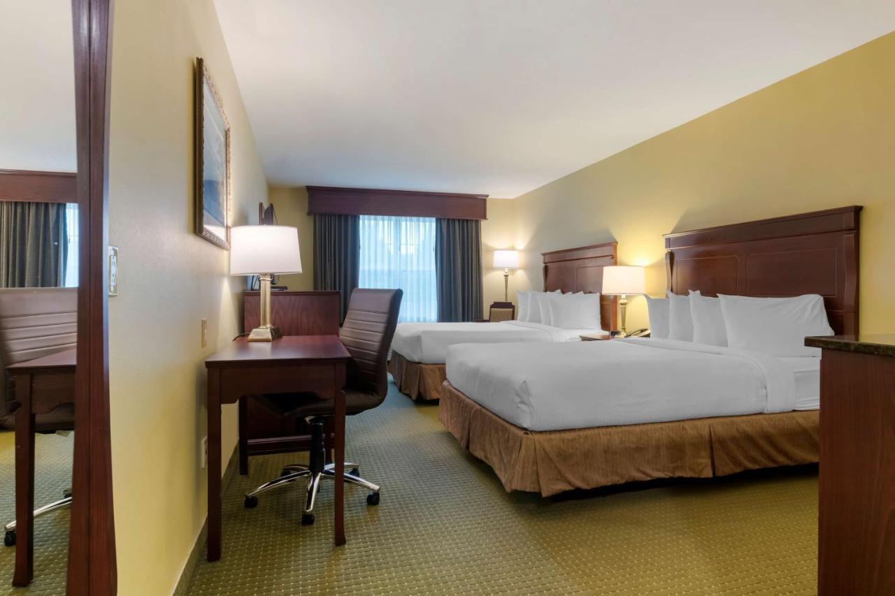 Best Western Plus Grand-Sault Hotel & Suites エクステリア 写真