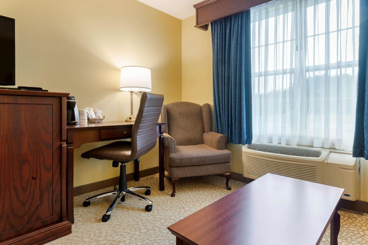 Best Western Plus Grand-Sault Hotel & Suites エクステリア 写真