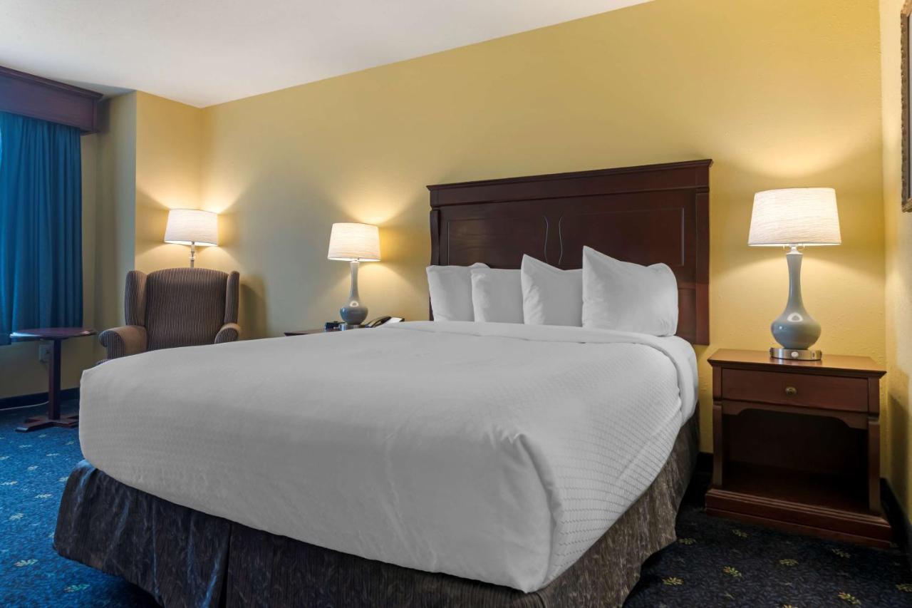 Best Western Plus Grand-Sault Hotel & Suites エクステリア 写真