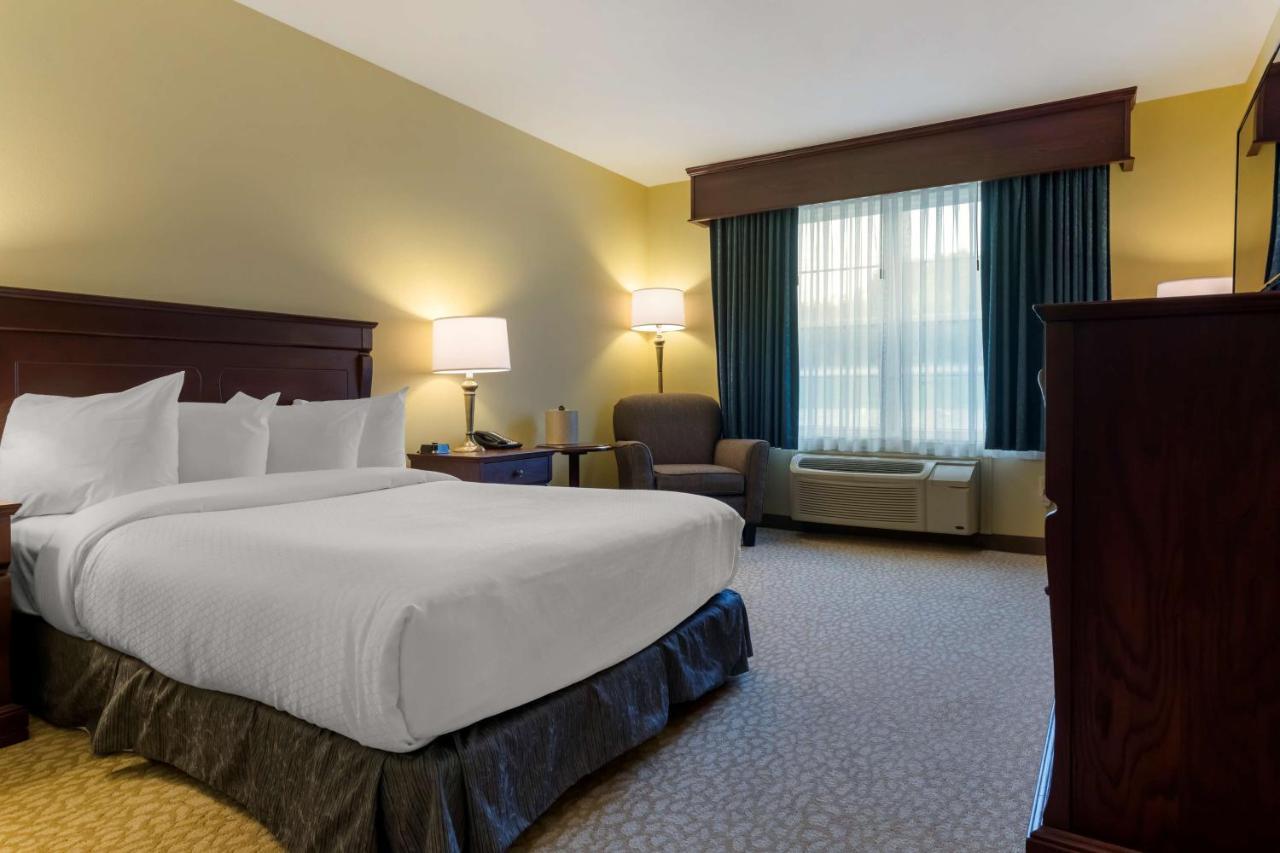 Best Western Plus Grand-Sault Hotel & Suites エクステリア 写真