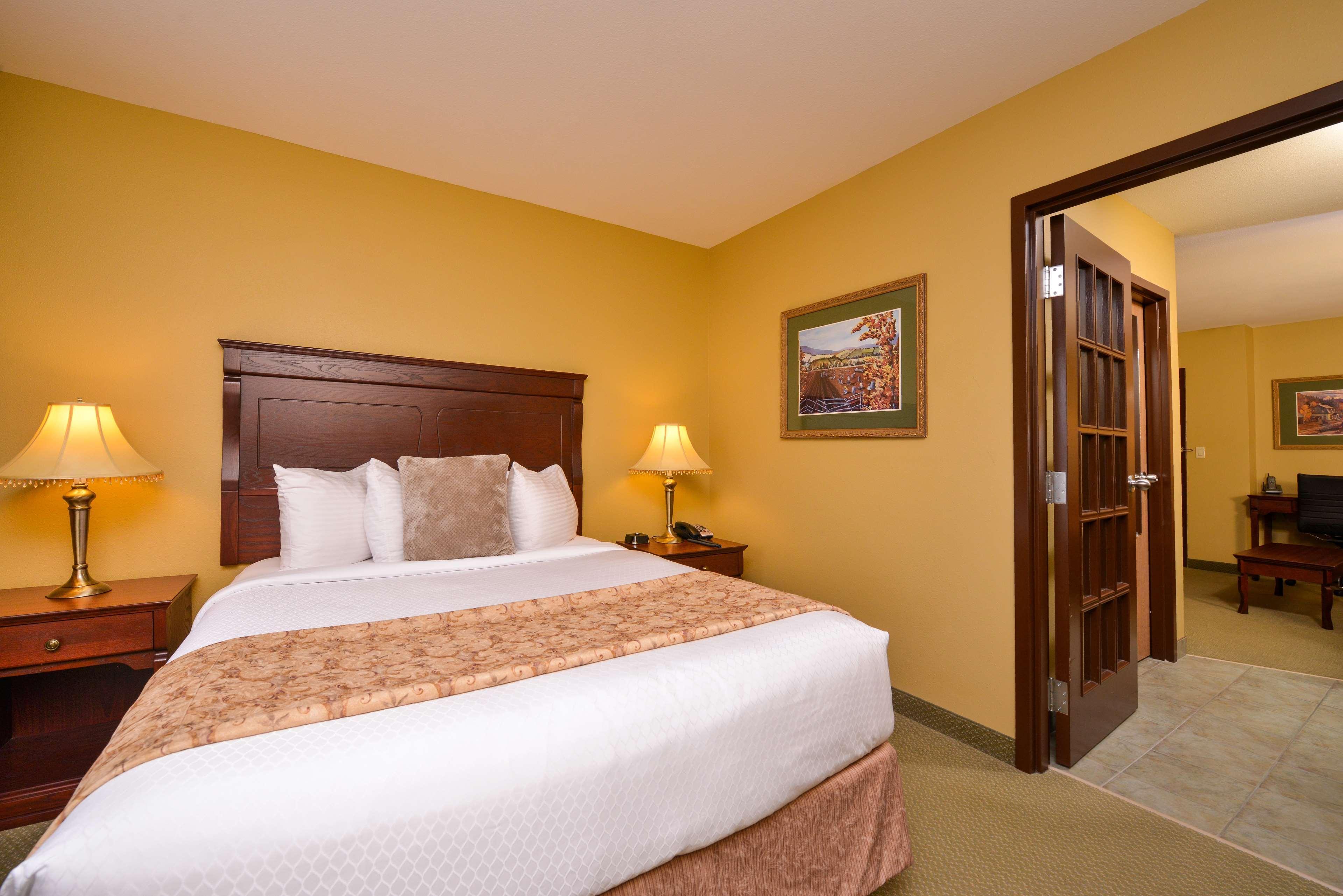 Best Western Plus Grand-Sault Hotel & Suites エクステリア 写真