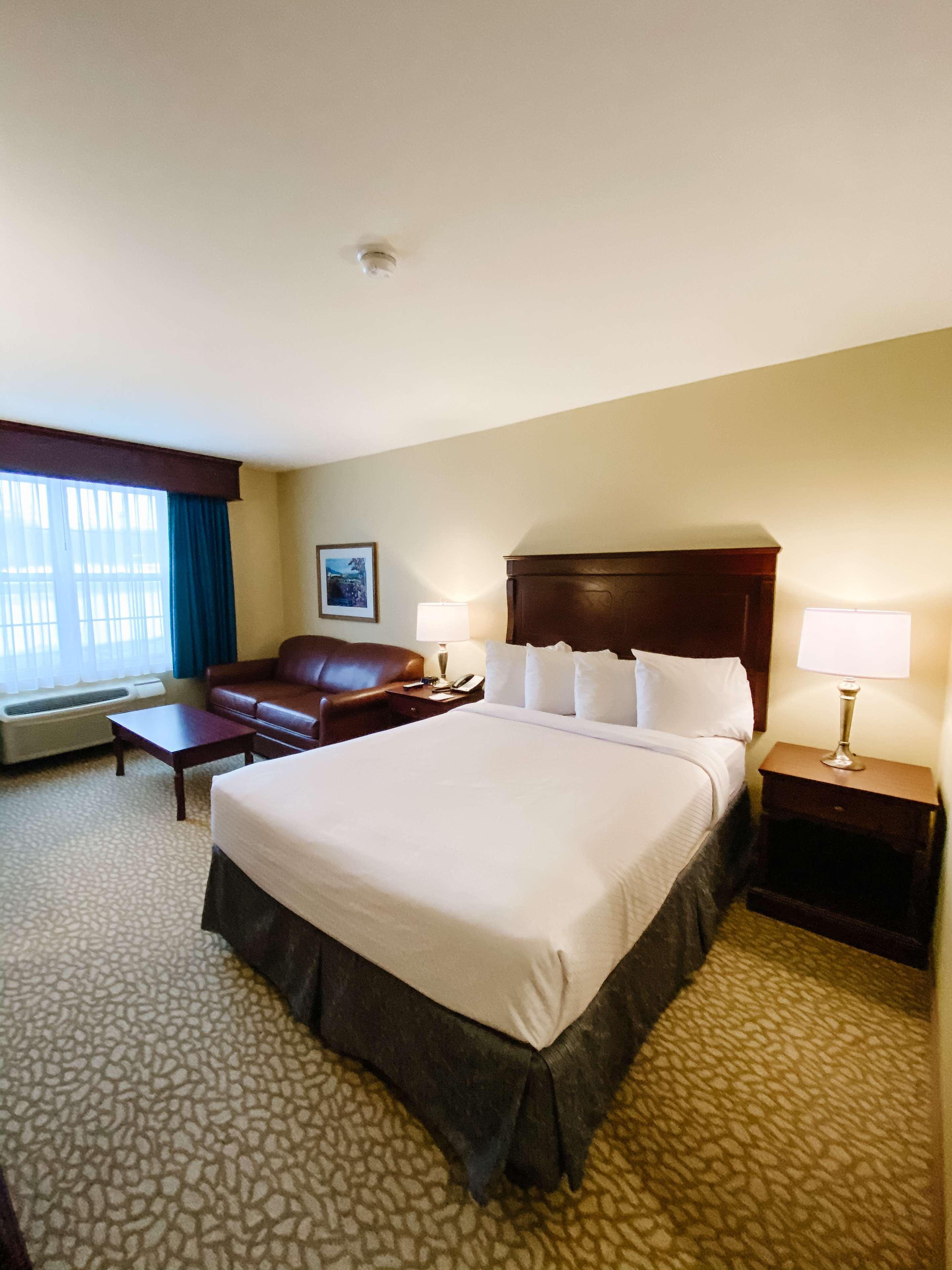 Best Western Plus Grand-Sault Hotel & Suites エクステリア 写真