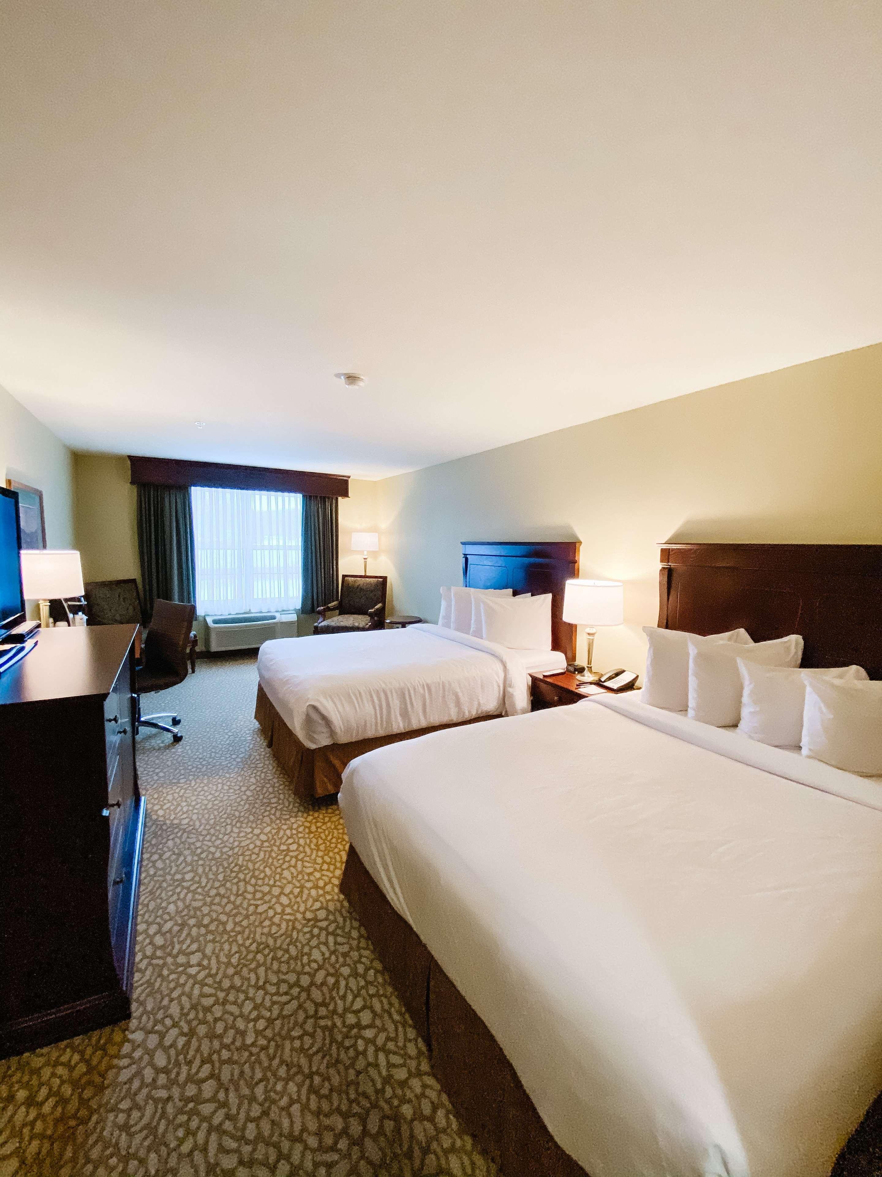 Best Western Plus Grand-Sault Hotel & Suites エクステリア 写真