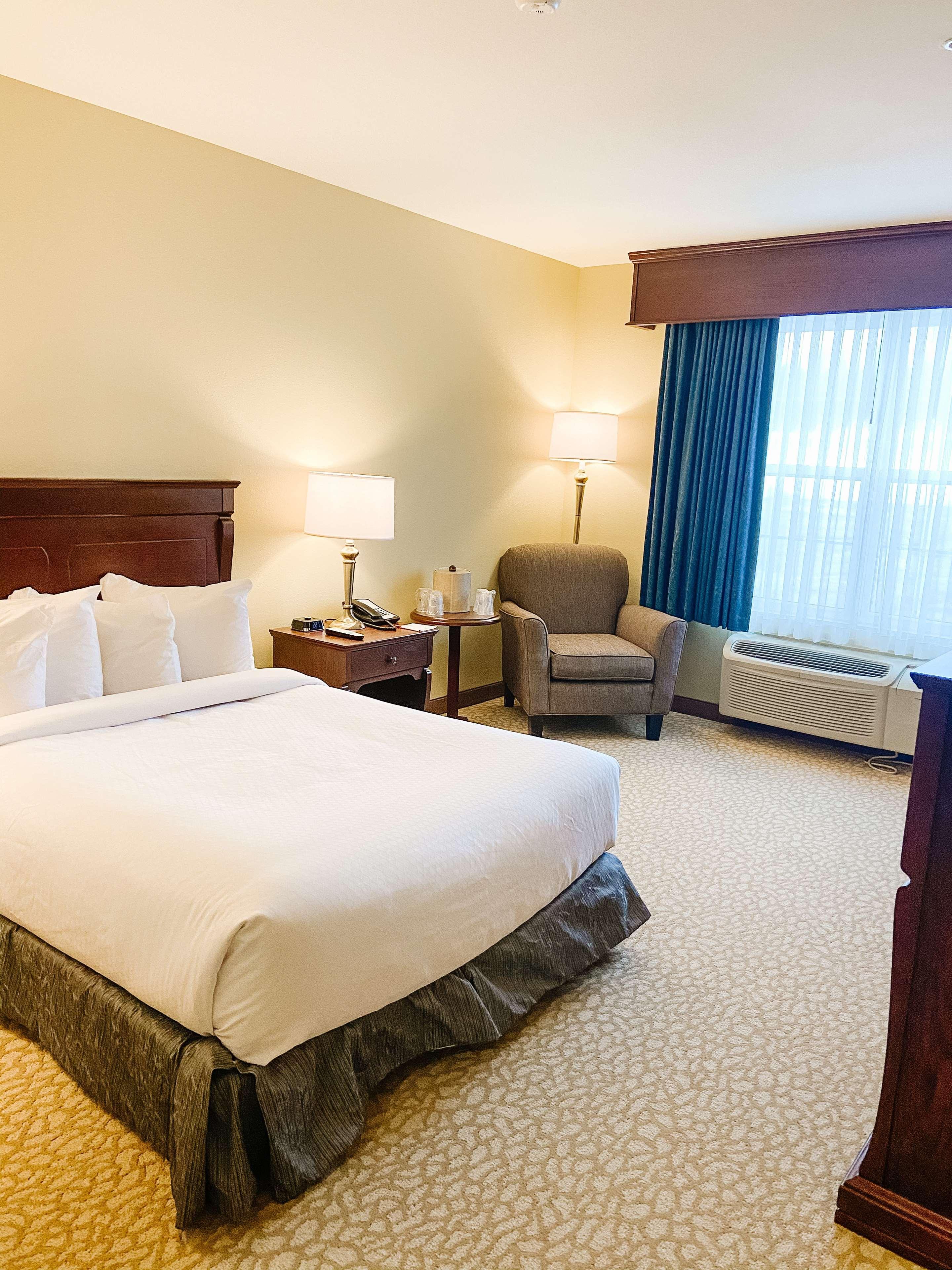 Best Western Plus Grand-Sault Hotel & Suites エクステリア 写真