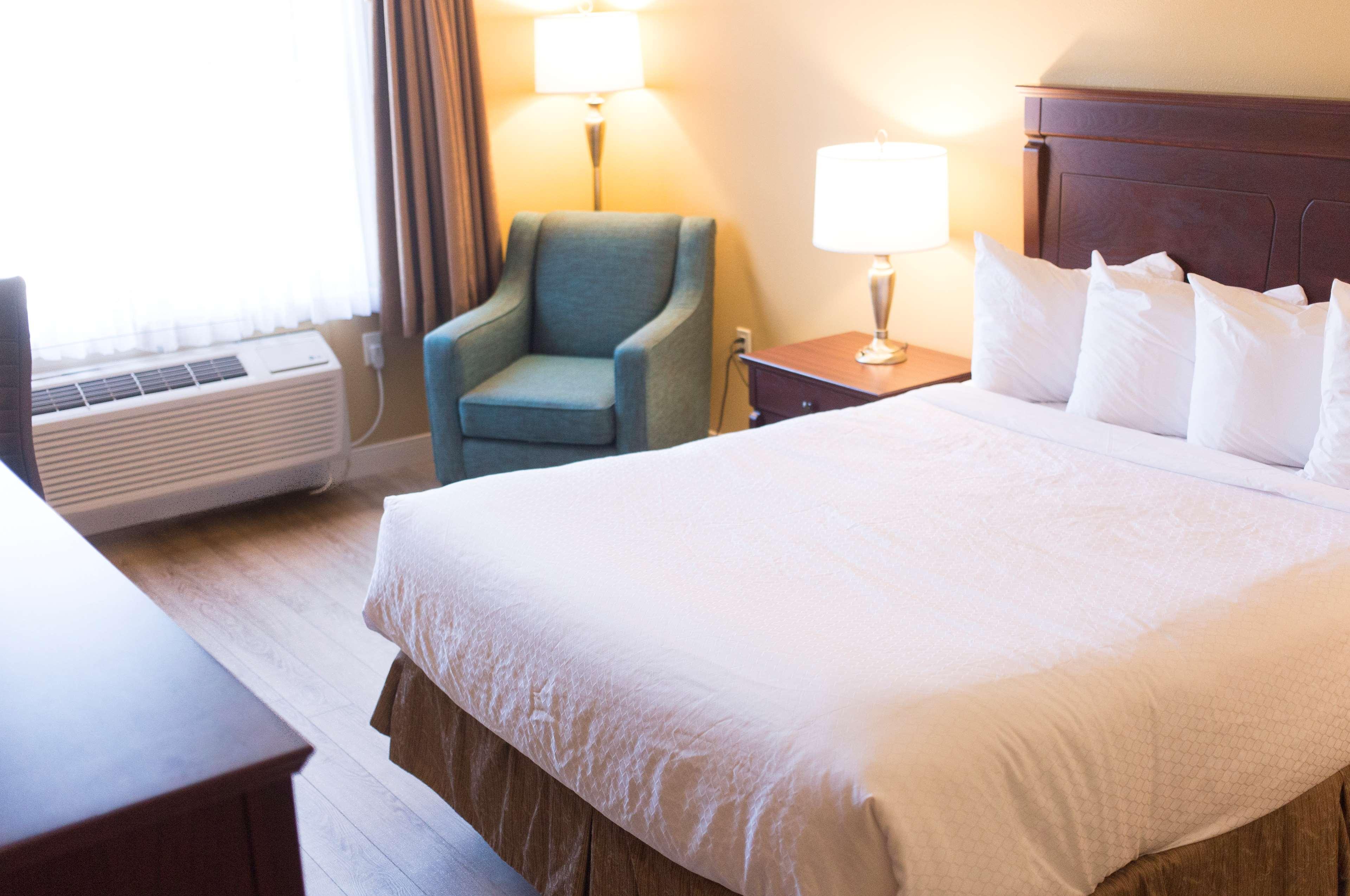 Best Western Plus Grand-Sault Hotel & Suites エクステリア 写真